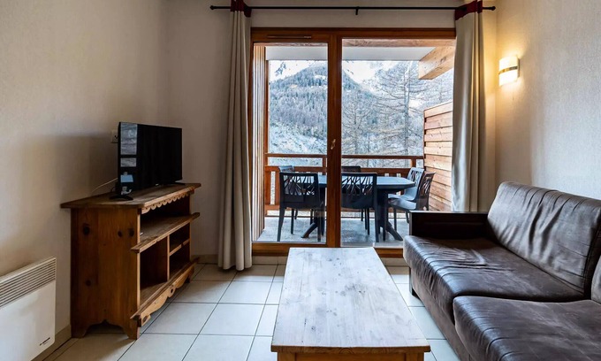 Les Orres Apartment | Residence Le Balcon Des Airelles - Quiet apartment in the heart of the Orres 1800