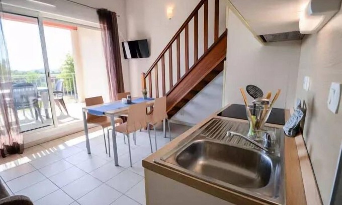 Azille Apartment | Residence Le Château de Jouarres * - 2-room mezzanine apartment for 4 people