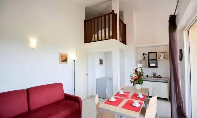 Azille Apartment | Residence Le Château de Jouarres * - 4 room duplex apartment for 8 people