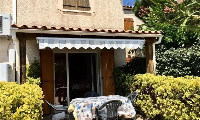 Port-la-Nouvelle Villa | Residence Le Lagon Bleu - House T3 air-conditioned 6 beds with beautiful terrace without vis-à-vis