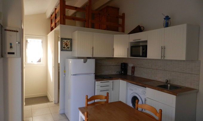 Gruissan House | Residence les Cabestans, quiet pavilion, private parking, gardenet☀
