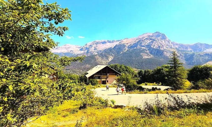 Puy-Saint-Vincent Apartment | Residence Les Eyssalarettes - Charming apartment T3 with balcony 4/6 persons