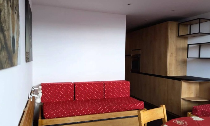 Arc-1600 Apartment | Residence Les Arolles - Nice and well-appointed 5 person cabin studio in Arc 1600 in the resort center and close to the slopes