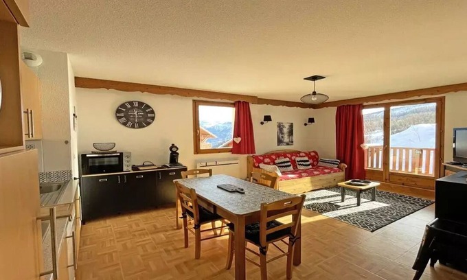 Puy-Saint-Vincent Apartment | Residence Les Gentianes - GEC2 - 2 bedroom apartment with large balcony