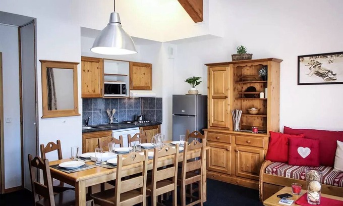 Vaujany Apartment | Residence Les Valmonts de Vaujany - 2 rooms Cabin for 6 people