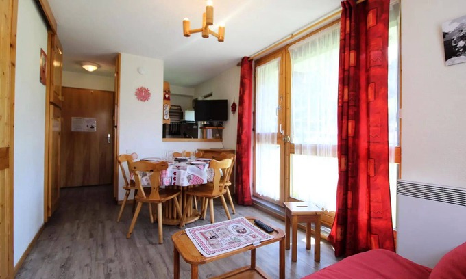 Lanslevillard Apartment | Residence Pied De Pistes - 2 Rooms for 4 People