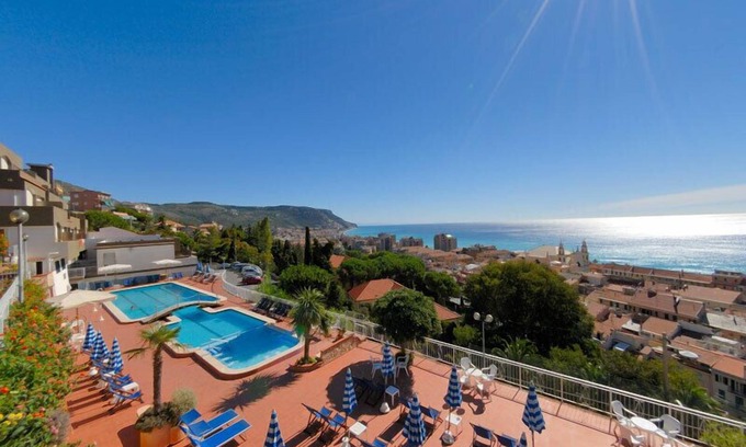 Pietra Ligure Apartment | Residence Sant'anna Two-room Apartment 4 Pax