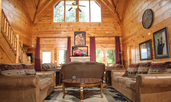 Sevierville House | Resort Pool, 7 King Suites, 18-Seat Theater, Arcade Games, Hot Tub, Billiards