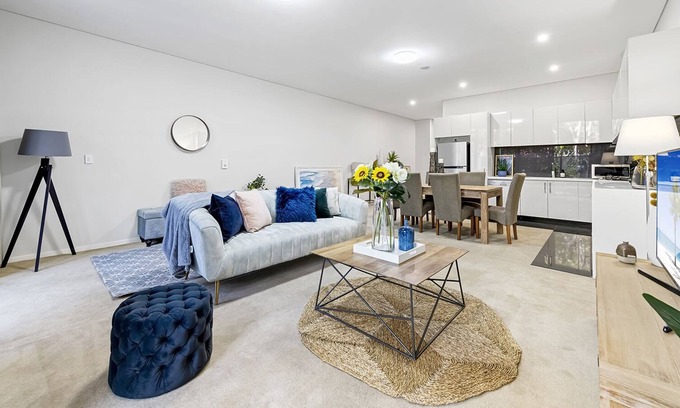 Zetland Apartment | Resort-style high ceiling Two bedroom apartment