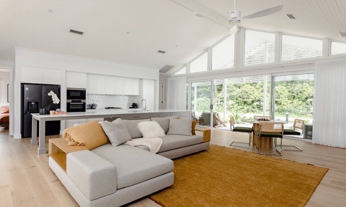 Avoca Beach House | Resort style living with pool, tennis court and beach