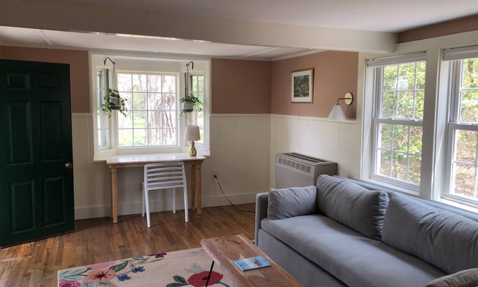 East Sandwich Cottage | Retreat cottage near East Sandwich Beach - new listing