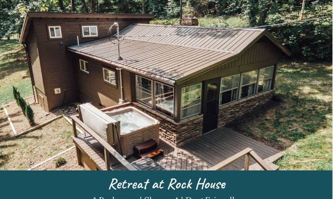 Laurelville Cabin | Retreat @ Rock House: Rustic + Updated w/Hot Tub