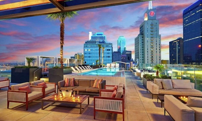 Downtown Dallas House | Retro-chic hotel in downtown Dallas