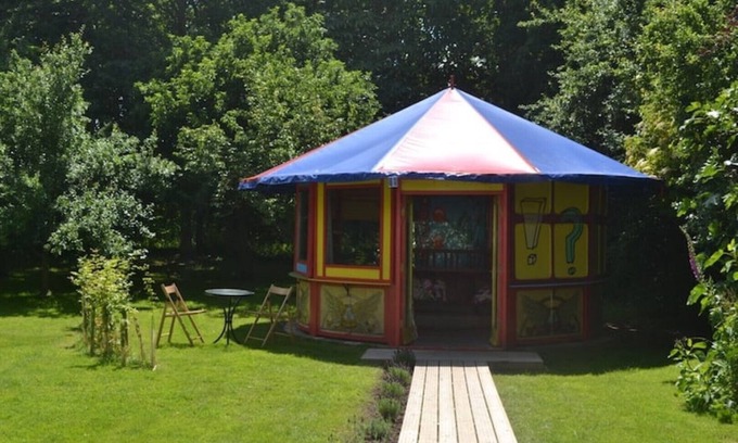 Runham Apartment | Retro Fair Ground Stall