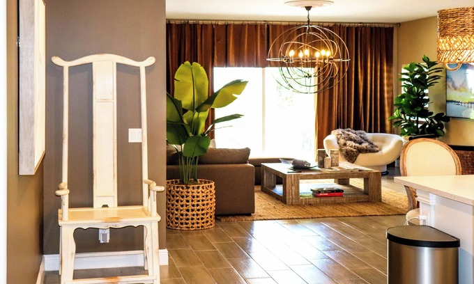 Vero Beach South House | RH Style Beach House, 3Bedrooms, 6 guests, 8min to Ocean