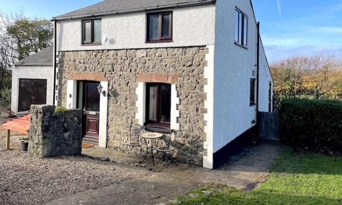 Crynant Cottage | Rhossili's Retreat - Gower AONB - sleeps 2 - 4
