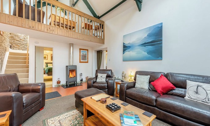 Llanfihangel-Ystrad Cottage | Rhydyfran Coach House