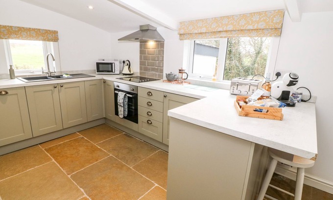 Ty Croes House | Rhytty Bach