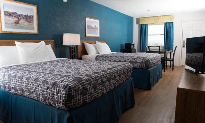 Redford Hotel | Riata Inn - Presidio