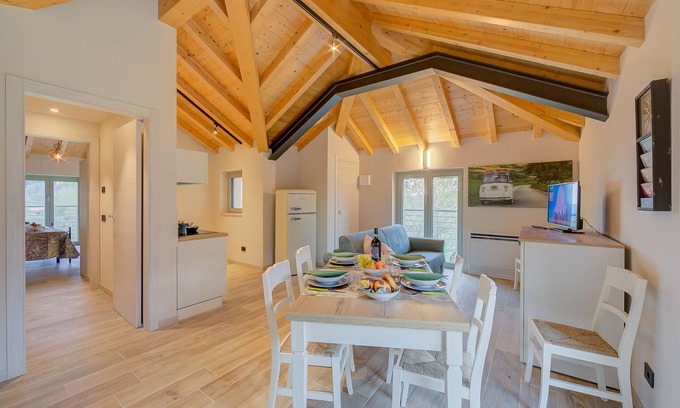 Roe Volciano Apartment | Ricomilla-Finestra Sul Verde- priv park, Roè Volciano, Italy