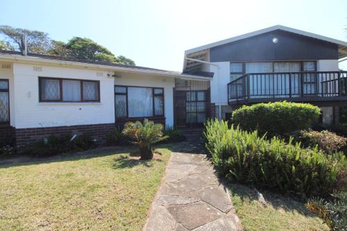 Uvongo House | Ridge road 18 Holiday House