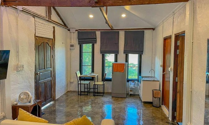 Mae Kon House | Rim Nam 338, 1BR near Singh Park White Temple