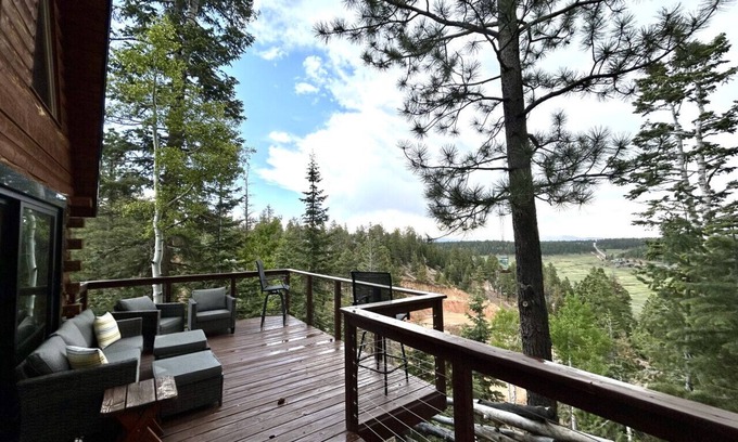 Meadow View Heights Cabin | Rim Overlook Cabin Retreat!