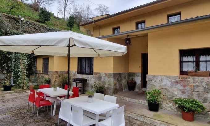 Lloreda Ski Chalet | Rio España Vivienda Vacacional para 10-13 pax