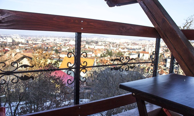 Brasov House | Riunione