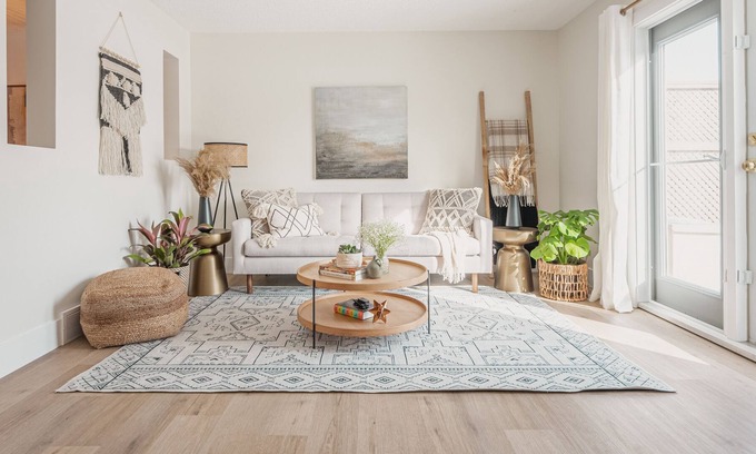 Saskatoon House | River Front 3 Bedroom Townhome -Newly Renovated!