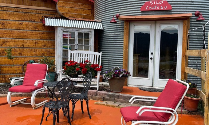 Plains Villa | RIVER FRONT GRAIN SILO CHATEAU