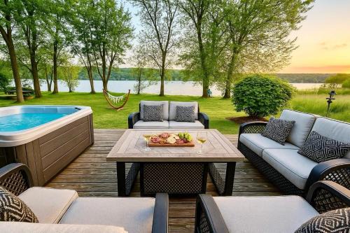 East Haddam House | River Front Home Good for Family and Groups