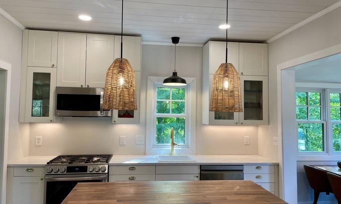 Wittenberg House | River Front l Dog Friendly l King Bed l Gourmet Kitchen l Fishing l Trout Stream