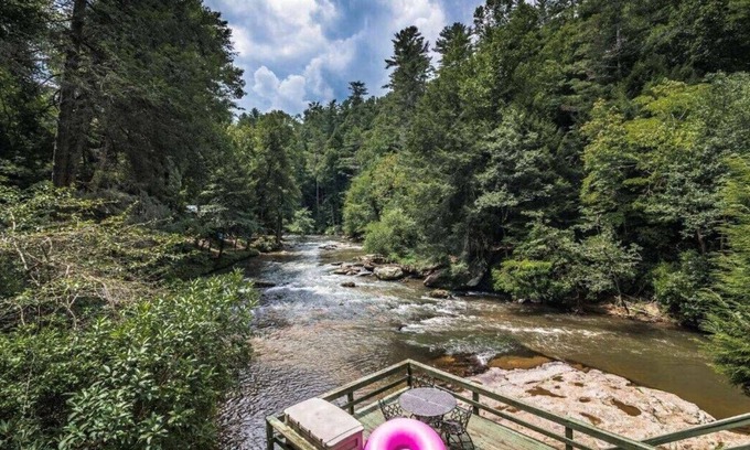 Ellijay House | RIVER FRONT Retreat perfect for families, couples, getaways.