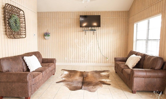 Concan House | River Grove Rentals House #3