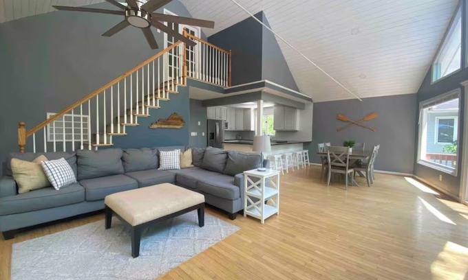 Richmond House | River Relaxation - Calm Riverfront Home in Winchester Kentucky