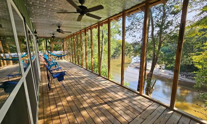 Hartford House | River Retreat in Geneva, Alabama
