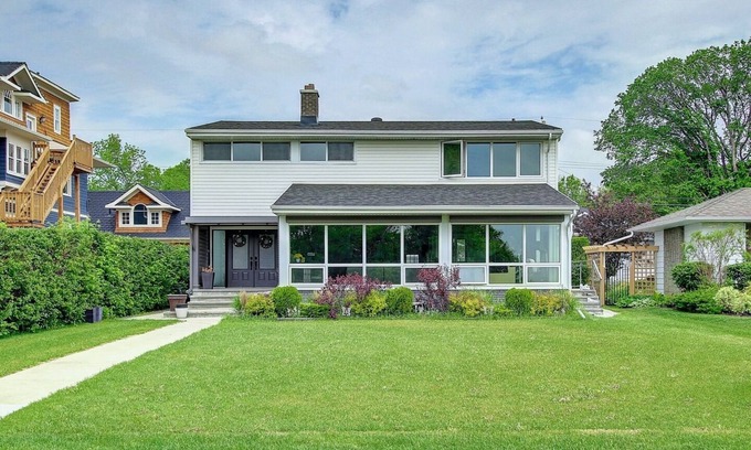 Northeast Edmonton House | River Valley Modern High End Suite