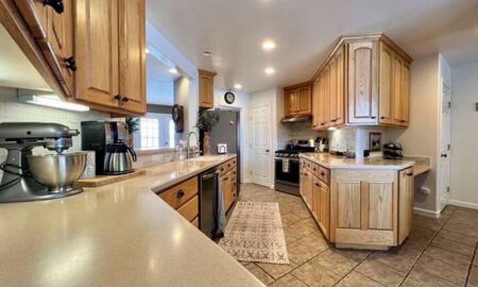 Baker City House | River Walk North - Beautiful 3 Bdrm, 2 Bath