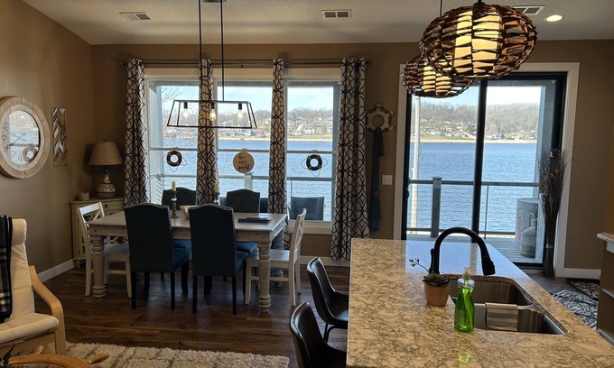 Port Byron Condo | Riverboat Paradise