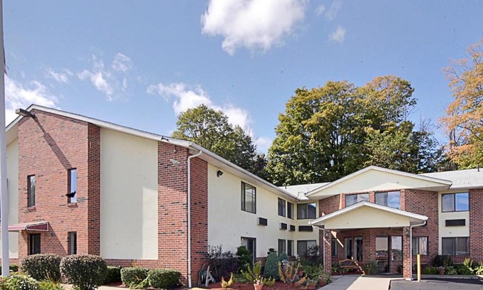 West Springfield Hotel | Riverdale Inn