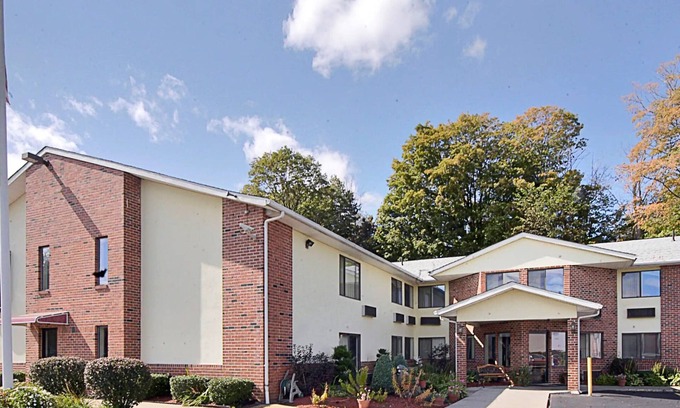 West Springfield Hotel | Riverdale Inn