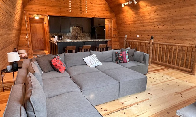 Swan Valley House | Riverfront Bliss: Unwind in a Serene Cabin on the South Fork of the Snake River