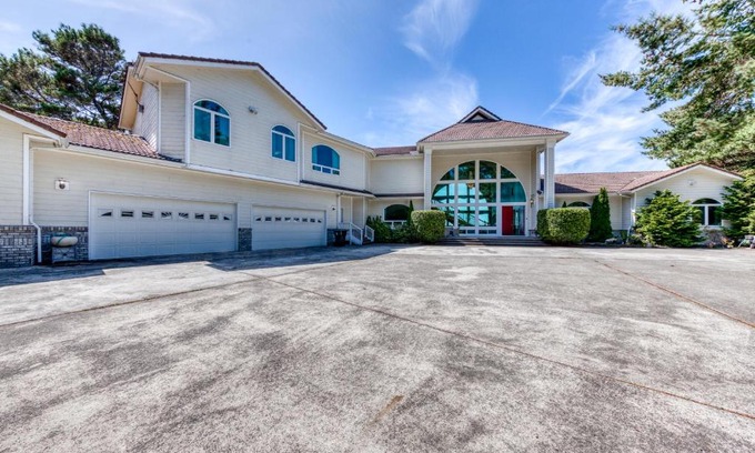 Florence House | Riverfront House