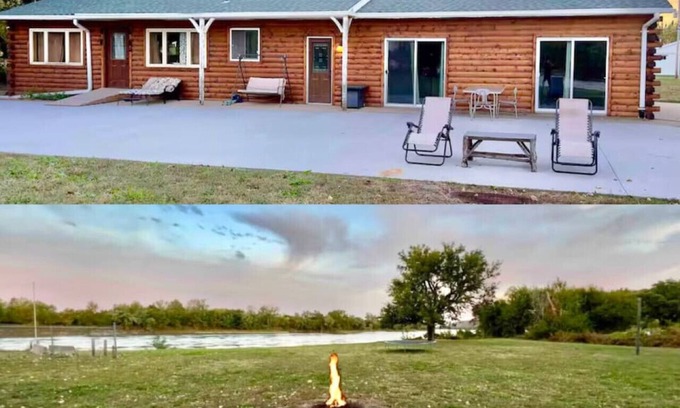 Doniphan County Cabin | Riverfront Studio Cabin w/Sunset View, Wi-Fi, Yard, and Fire-pit!