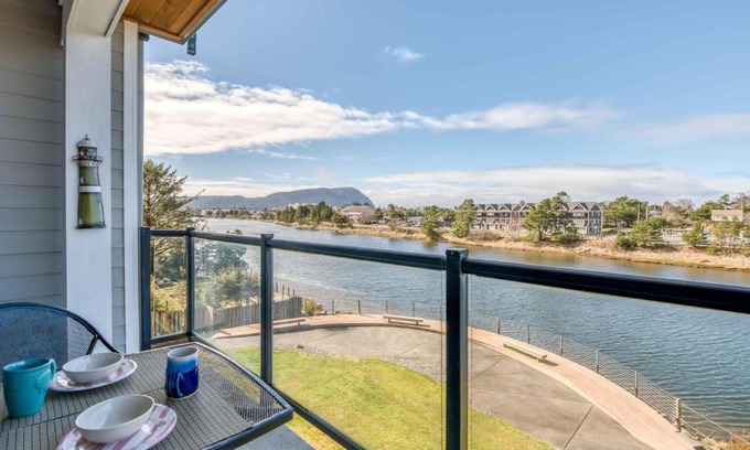 Seaside House | Riverrs Edge at Bridgeport