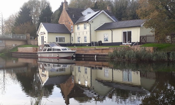 Downham Market Cottage | Riverside 2-Bed Cottage, Sleeps 3 with Parking