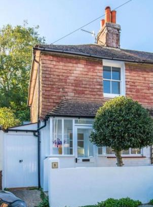 Newhaven House | Riverside country cottage