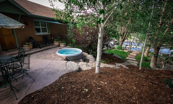 Salida House | Riverside Hacienda Downtown Salida! Hot tub. Ark River Haciendas #0251