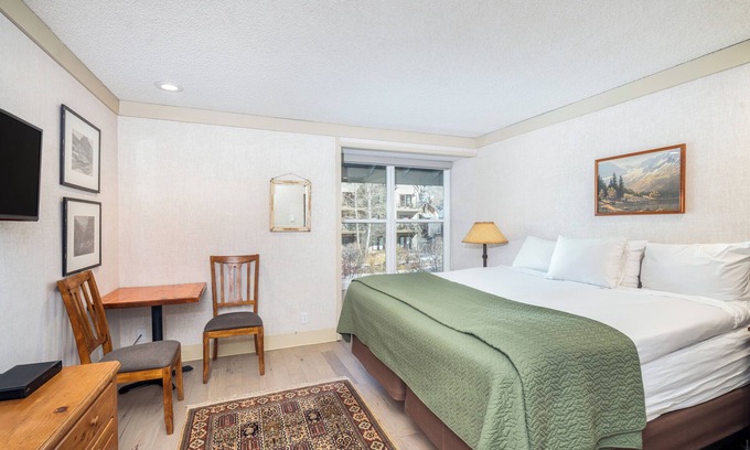 Telluride Hotel | Riverside Hotel Room at Telluride's Most Affordable Location
